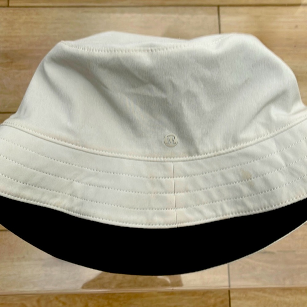 Like new lululemon bucket hat